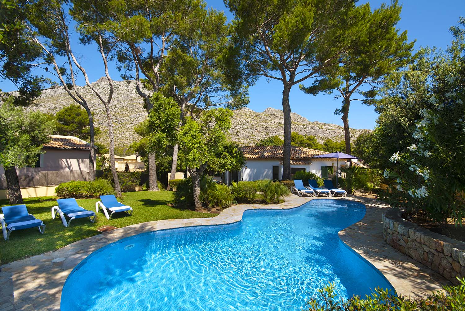 Can Domingo is a nice villa in Cala San Vicente close to the beach