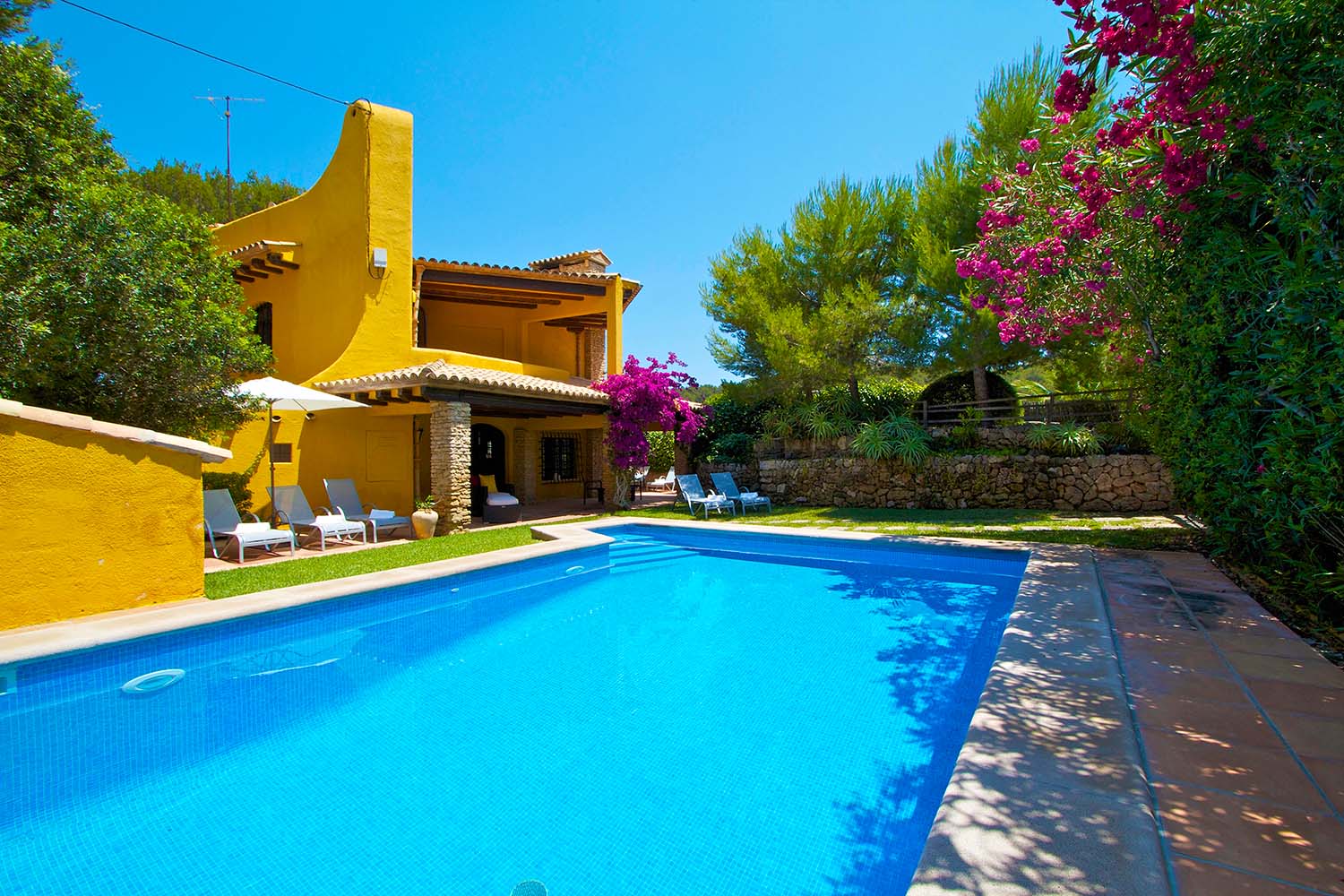 Bell reco is a cozy villa close to the beach in Cala San Vicente